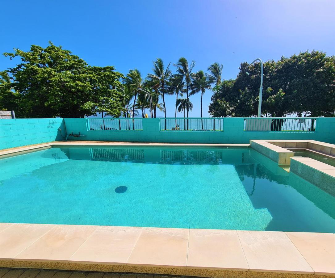 Emthree Seaside Apartments Townsville Exterior photo